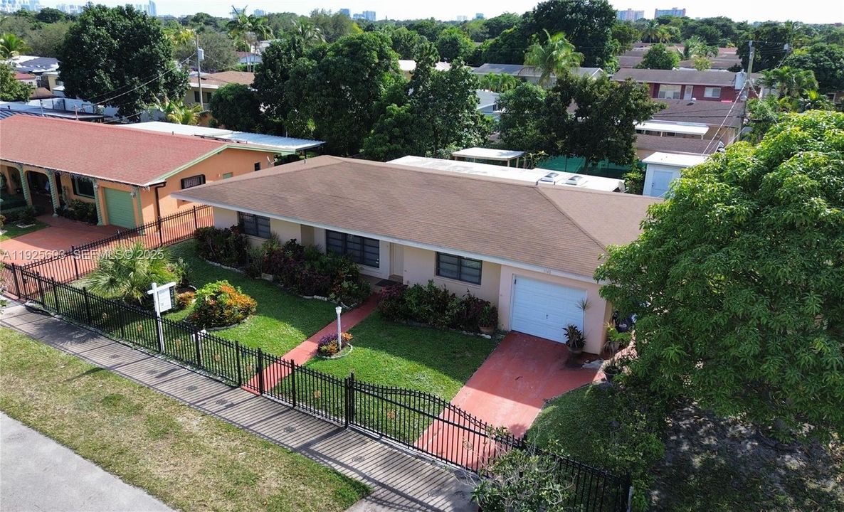 For Sale: $630,000 (3 beds, 2 baths, 1735 Square Feet)