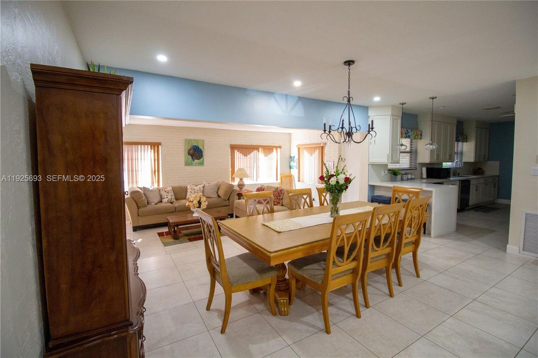 For Sale: $630,000 (3 beds, 2 baths, 1735 Square Feet)