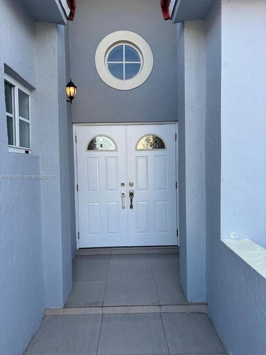 For Rent: $3,850 (4 beds, 2 baths, 1627 Square Feet)