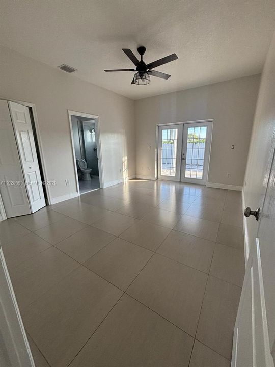 For Rent: $3,850 (4 beds, 2 baths, 1627 Square Feet)