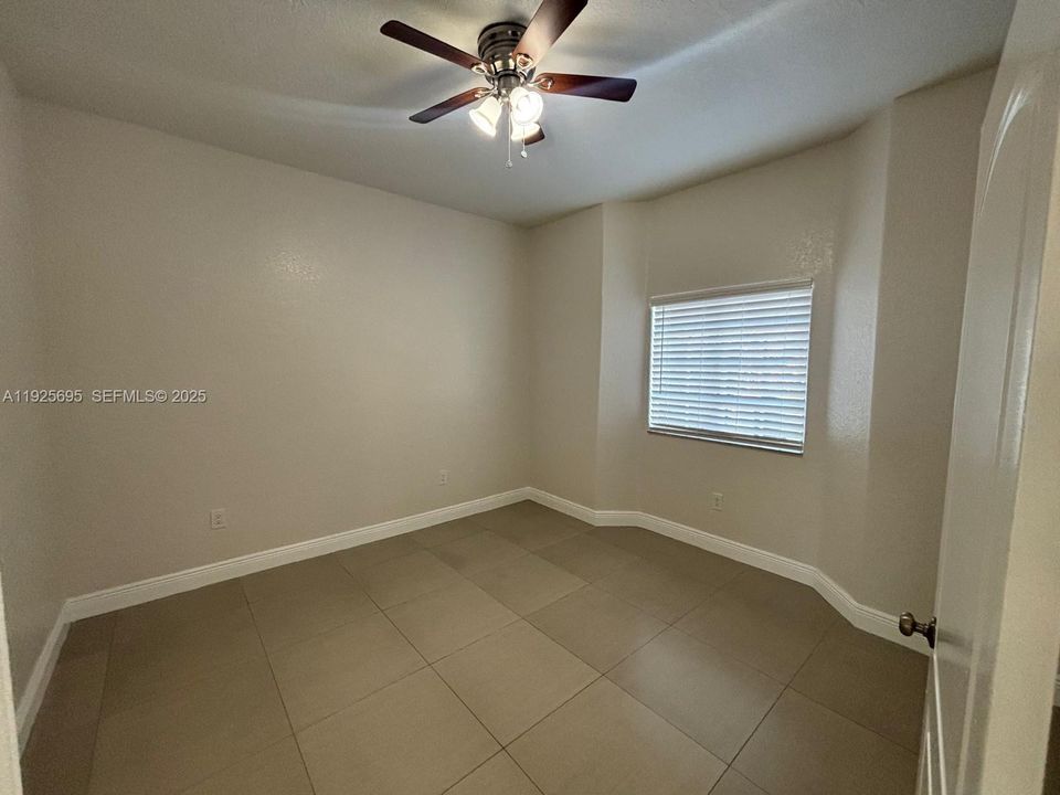 For Rent: $3,850 (4 beds, 2 baths, 1627 Square Feet)