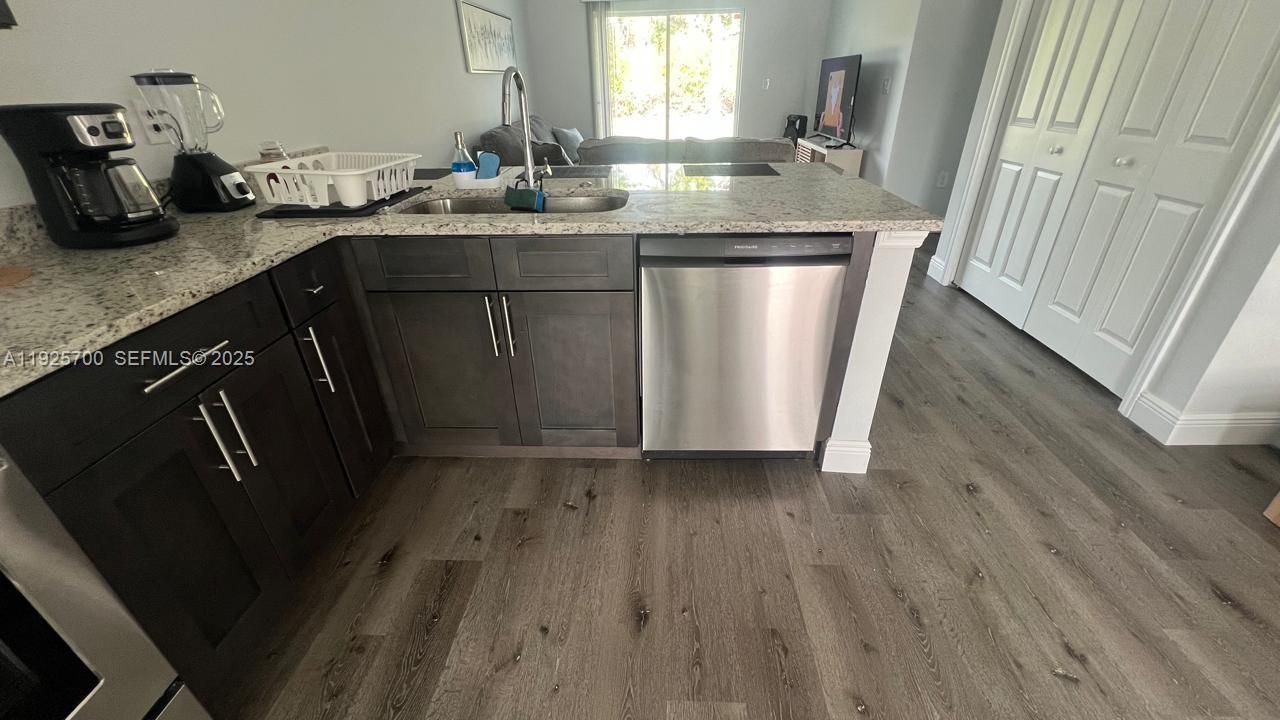 For Rent: $2,100 (3 beds, 2 baths, 0 Square Feet)