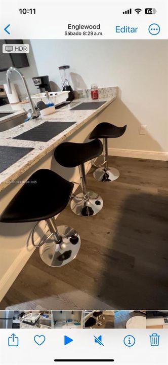 DINING ROOM AS A PART OF KICHEN COUNTER TOP