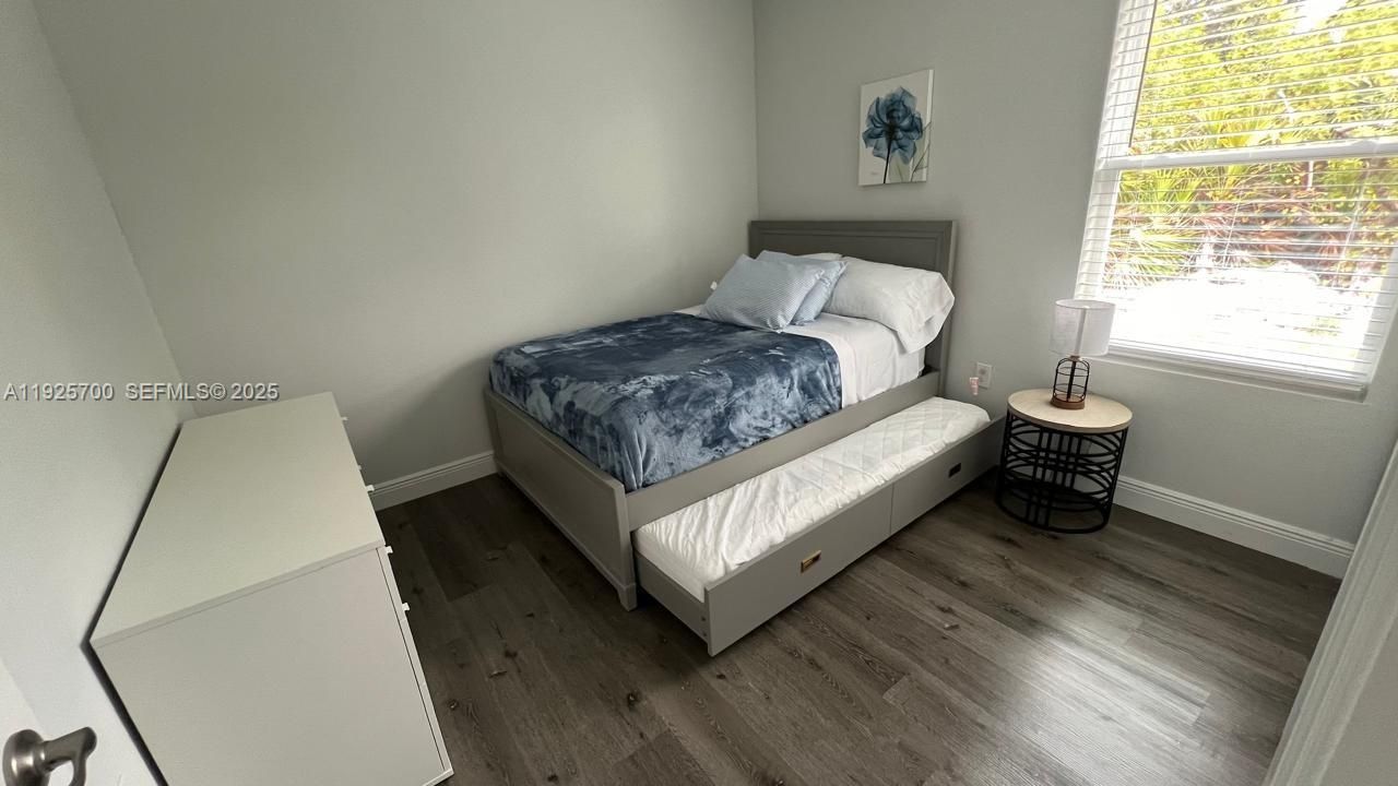 SECOND BEDROOM WITH ADDITIONAL BED