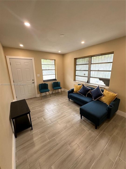 В аренду: $2,100 (2 спален, 1 ванн, 2234 Квадратных фут)