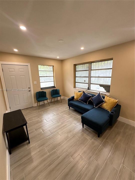 В аренду: $2,100 (2 спален, 1 ванн, 2234 Квадратных фут)