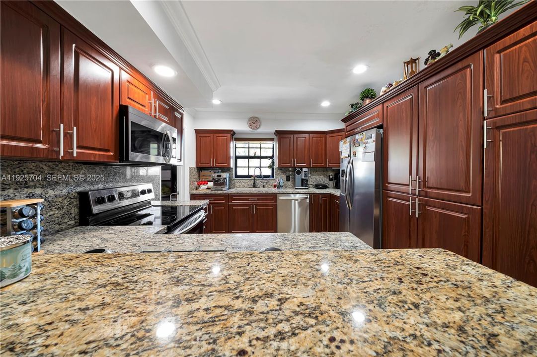 En Venta: $825,000 (4 camas, 4 baños, 1650 Pies cuadrados)