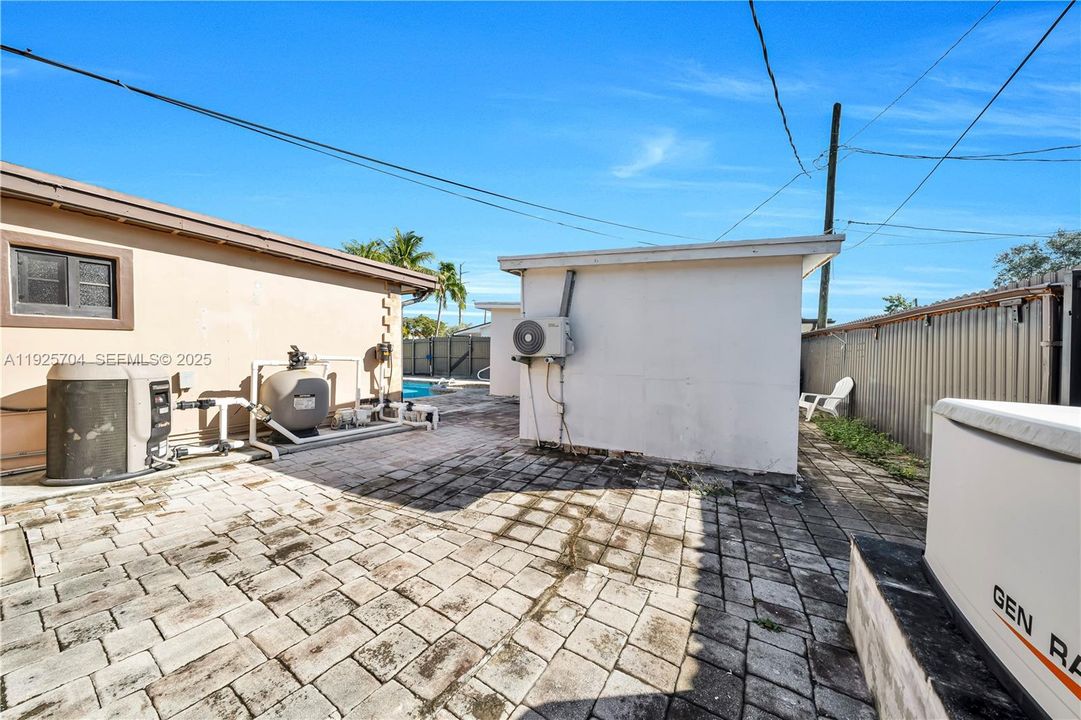 En Venta: $825,000 (4 camas, 4 baños, 1650 Pies cuadrados)