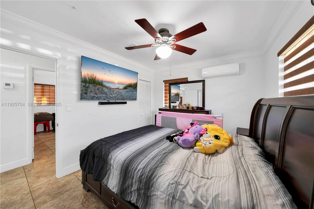 En Venta: $825,000 (4 camas, 4 baños, 1650 Pies cuadrados)