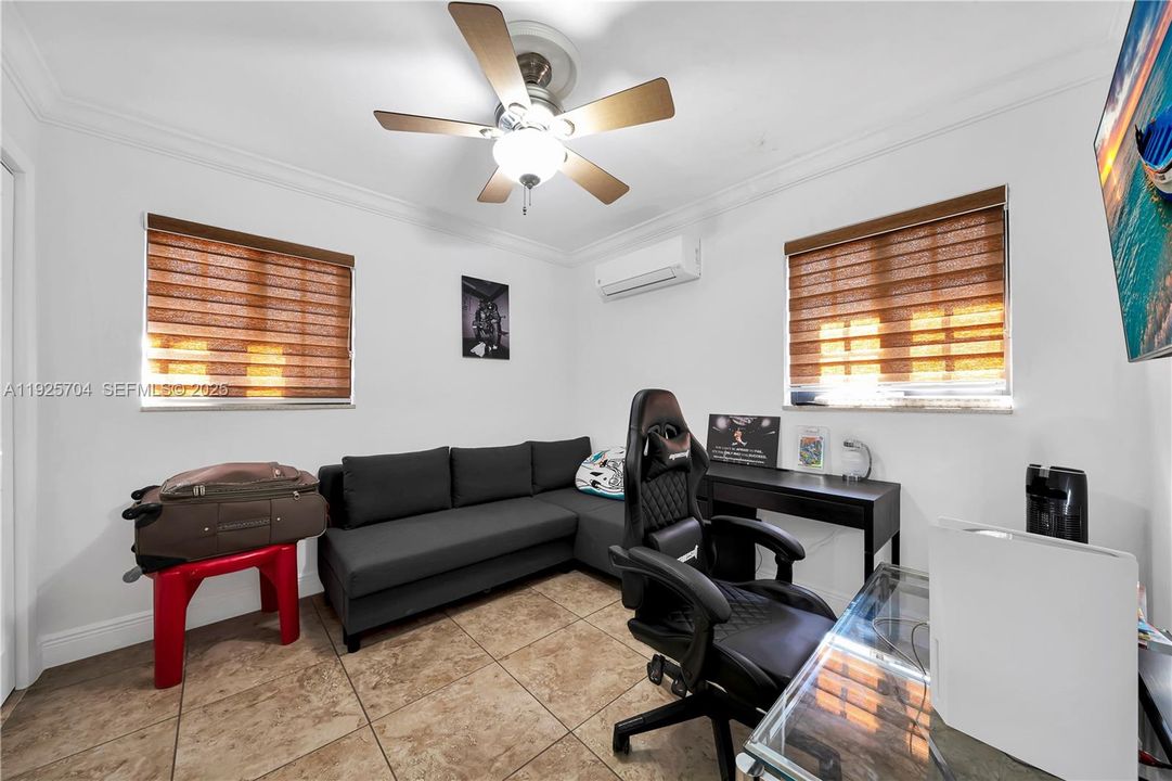 En Venta: $825,000 (4 camas, 4 baños, 1650 Pies cuadrados)