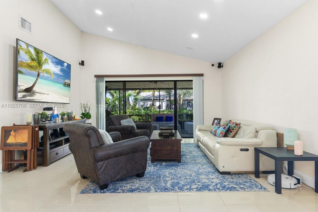 На продажу: $445,000 (2 спален, 2 ванн, 1490 Квадратных фут)