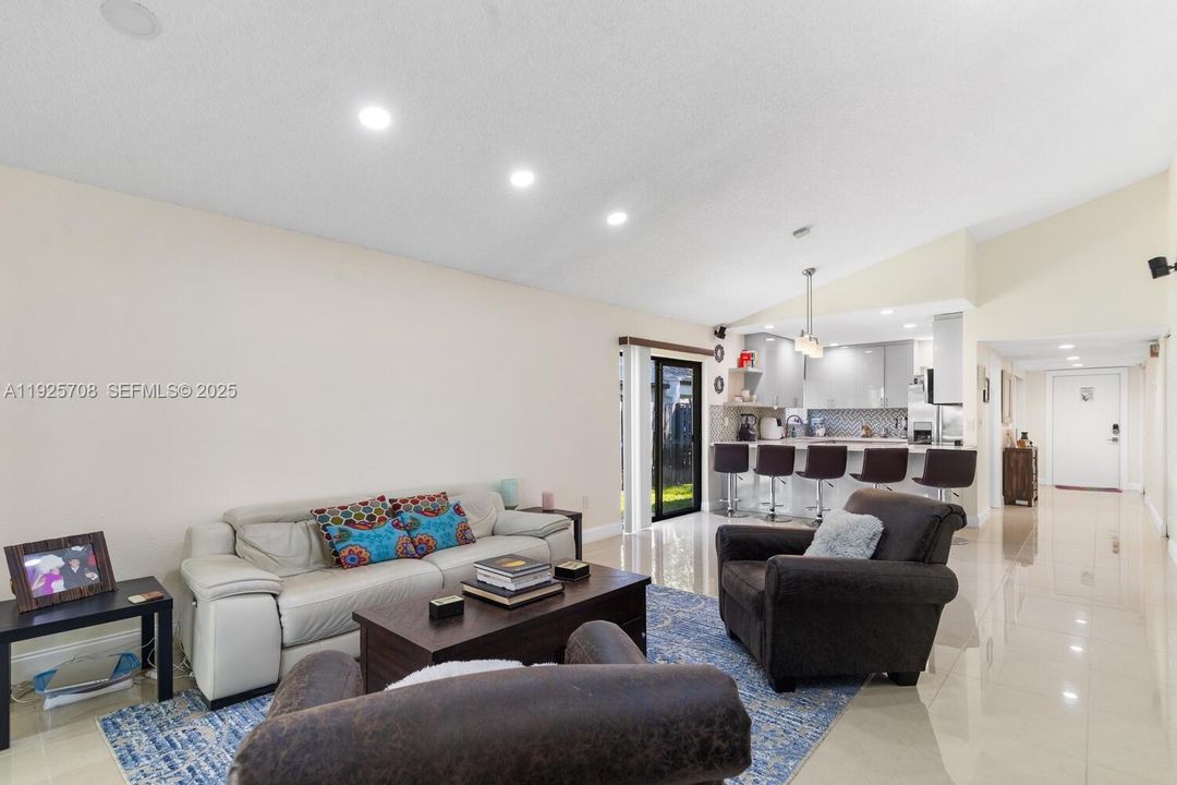 На продажу: $445,000 (2 спален, 2 ванн, 1490 Квадратных фут)