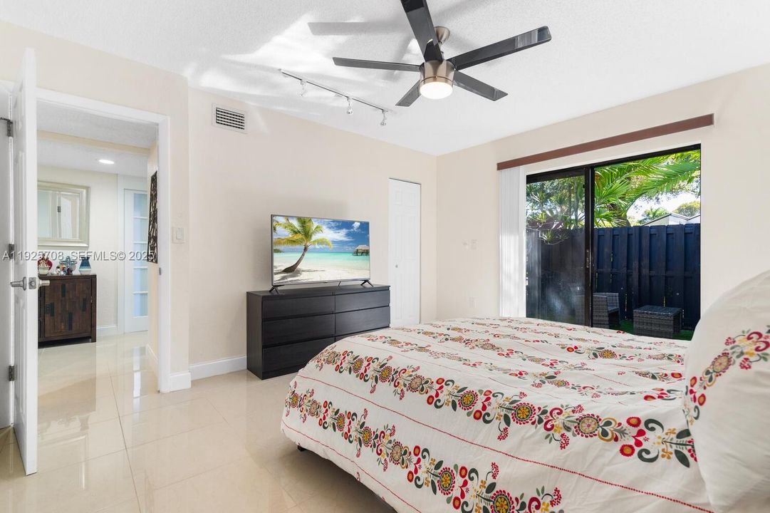 На продажу: $445,000 (2 спален, 2 ванн, 1490 Квадратных фут)