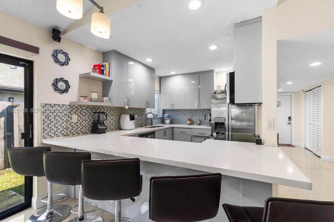 На продажу: $445,000 (2 спален, 2 ванн, 1490 Квадратных фут)