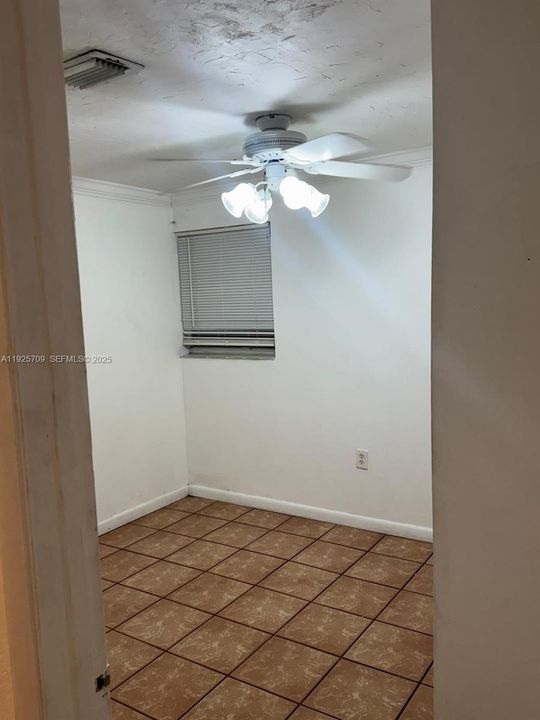 В аренду: $2,200 (2 спален, 1 ванн, 1100 Квадратных фут)