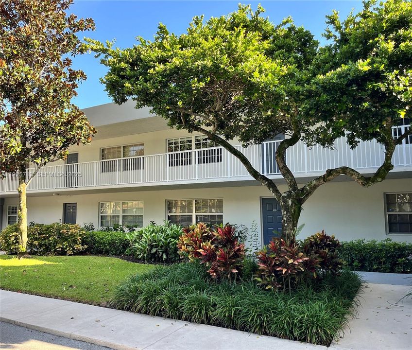 En Venta: $300,000 (3 camas, 3 baños, 1620 Pies cuadrados)