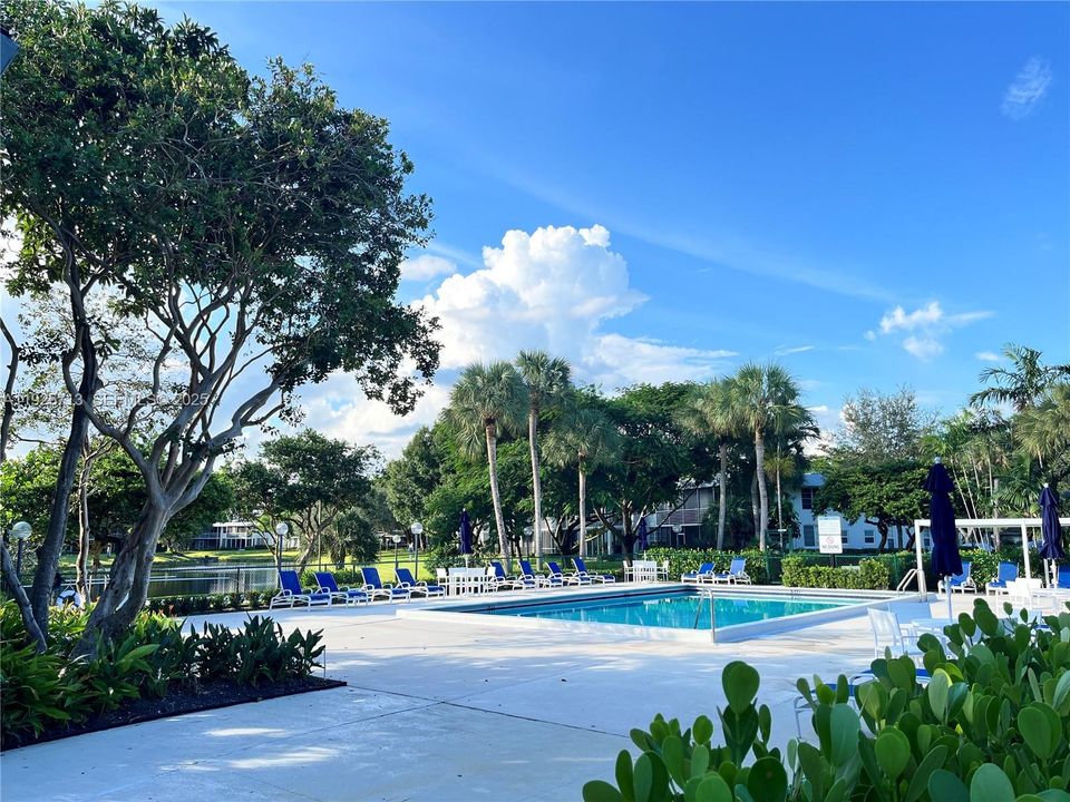 En Venta: $300,000 (3 camas, 3 baños, 1620 Pies cuadrados)