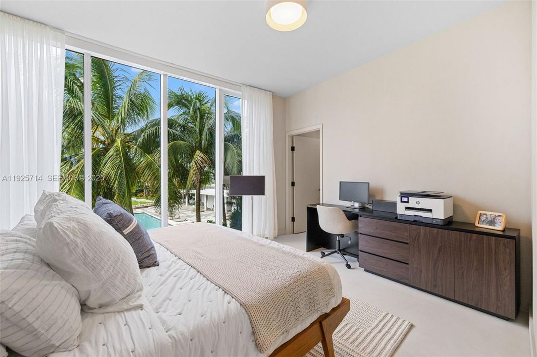 En Venta: $1,750,000 (3 camas, 3 baños, 1679 Pies cuadrados)