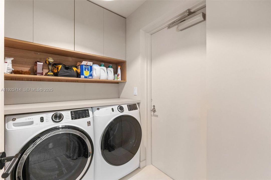 En Venta: $1,750,000 (3 camas, 3 baños, 1679 Pies cuadrados)