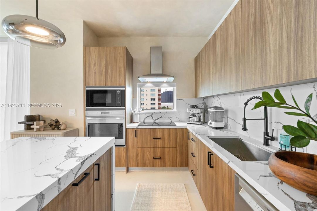 En Venta: $1,750,000 (3 camas, 3 baños, 1679 Pies cuadrados)