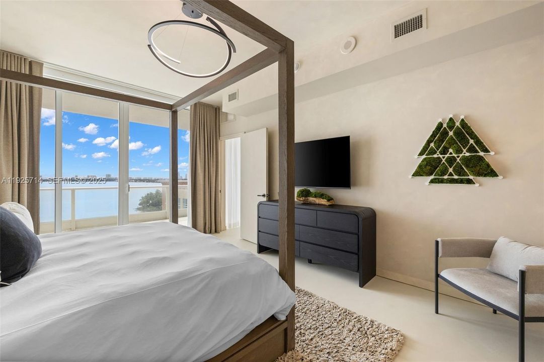 En Venta: $1,750,000 (3 camas, 3 baños, 1679 Pies cuadrados)