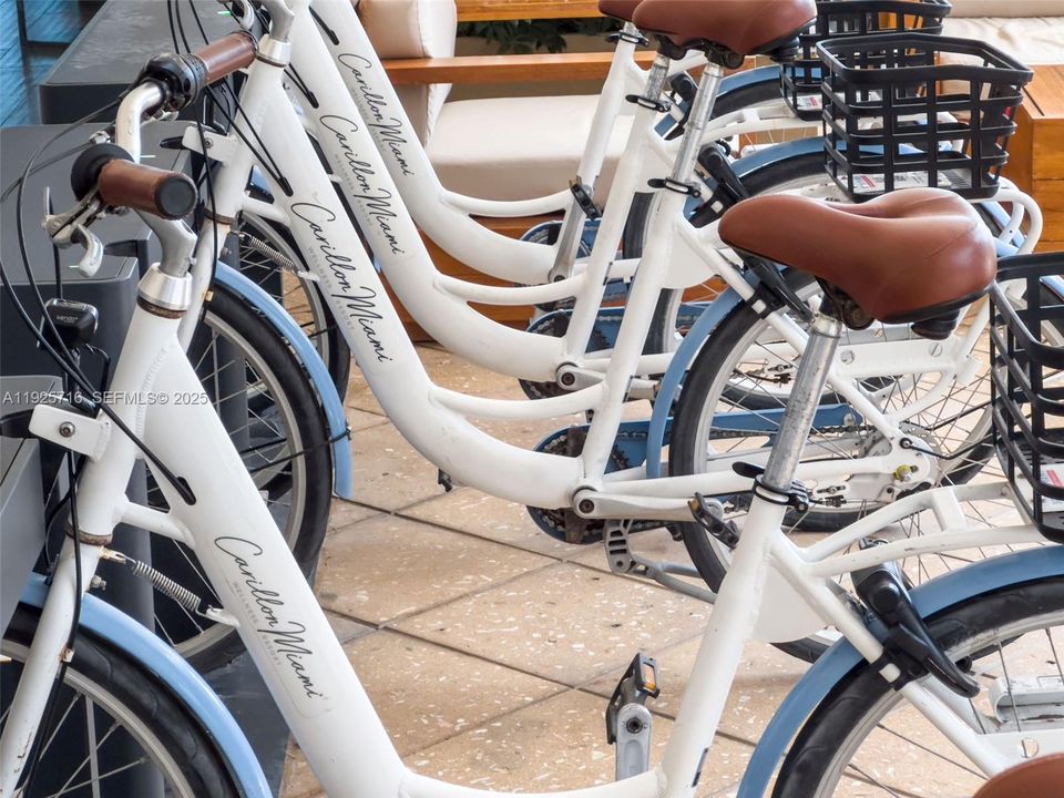 For Sale: $2,550,000 (2 beds, 2 baths, 1565 Square Feet)