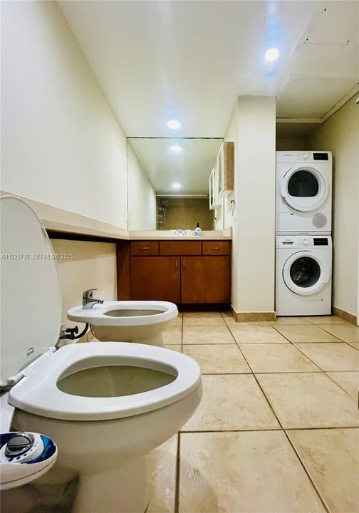 For Rent: $3,600 (2 beds, 2 baths, 1190 Square Feet)