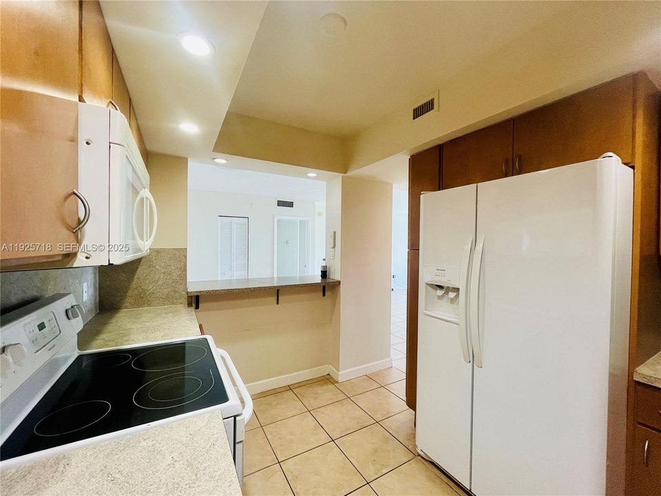 For Rent: $3,600 (2 beds, 2 baths, 1190 Square Feet)
