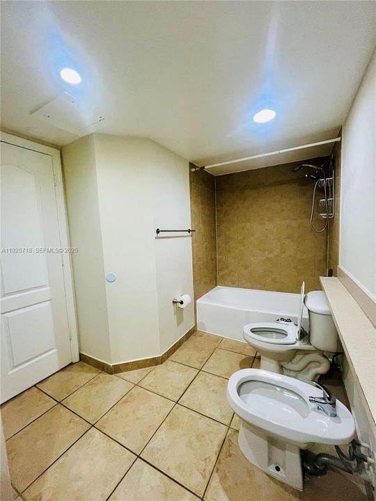 For Rent: $3,600 (2 beds, 2 baths, 1190 Square Feet)