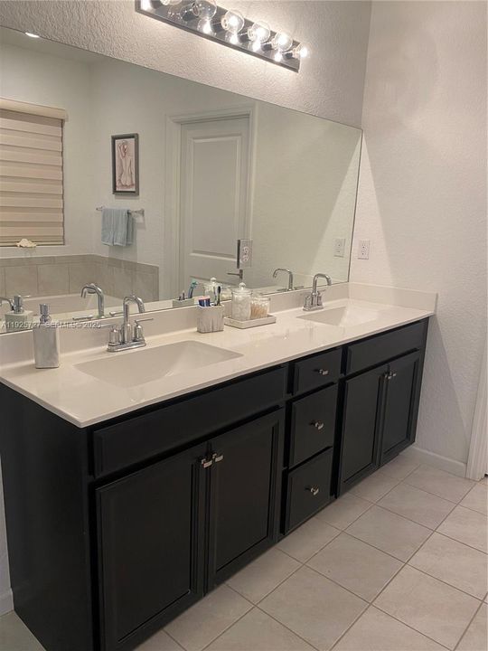 For Sale: $769,990 (5 beds, 3 baths, 2944 Square Feet)