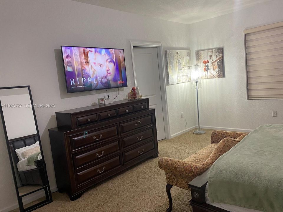 For Sale: $769,990 (5 beds, 3 baths, 2944 Square Feet)