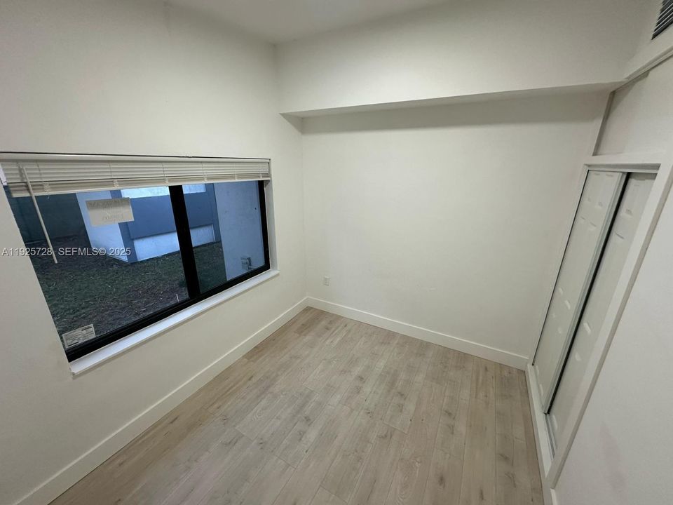 For Sale: $545,000 (4 beds, 3 baths, 1118 Square Feet)