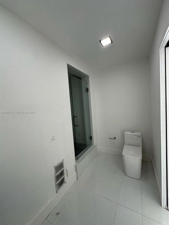 For Sale: $545,000 (4 beds, 3 baths, 1118 Square Feet)