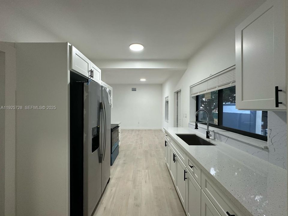 For Sale: $545,000 (4 beds, 3 baths, 1118 Square Feet)