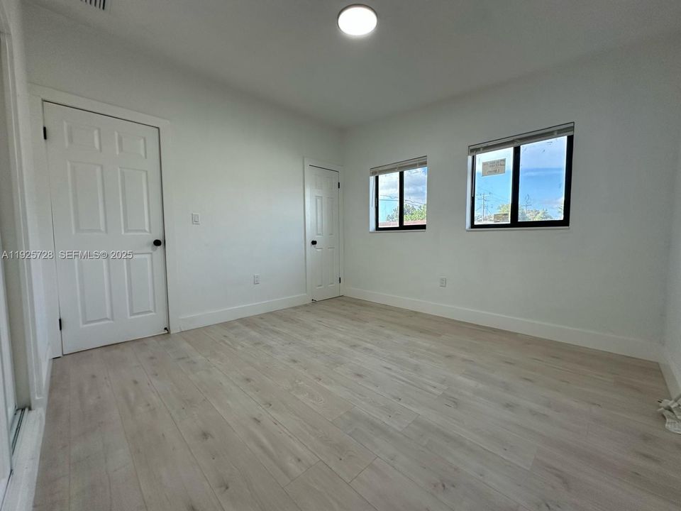 For Sale: $545,000 (4 beds, 3 baths, 1118 Square Feet)