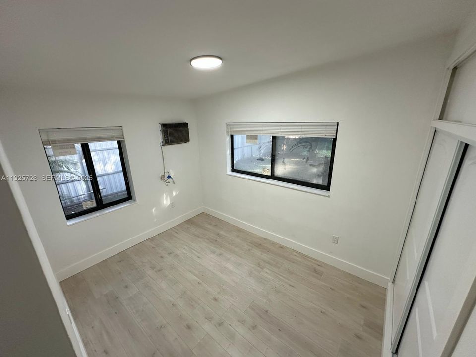 For Sale: $545,000 (4 beds, 3 baths, 1118 Square Feet)