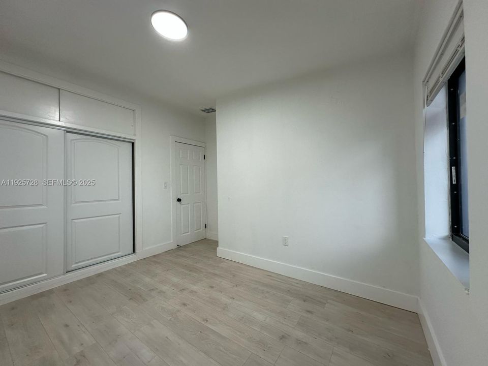 For Sale: $545,000 (4 beds, 3 baths, 1118 Square Feet)