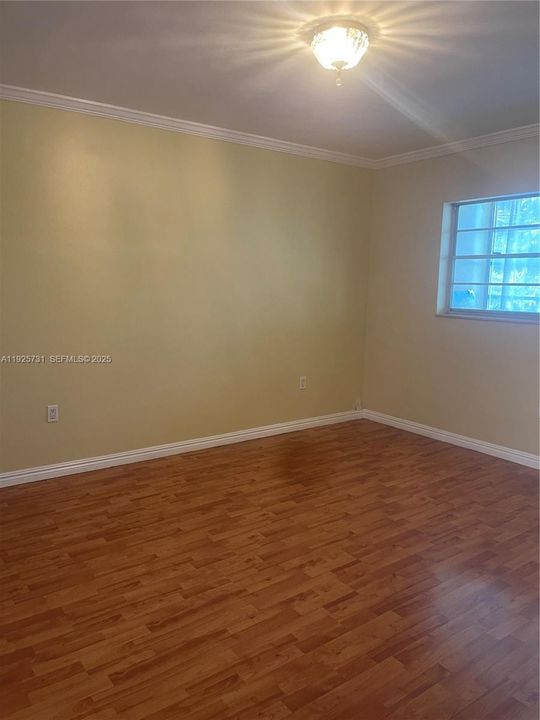 For Rent: $1,850 (1 beds, 1 baths, 800 Square Feet)