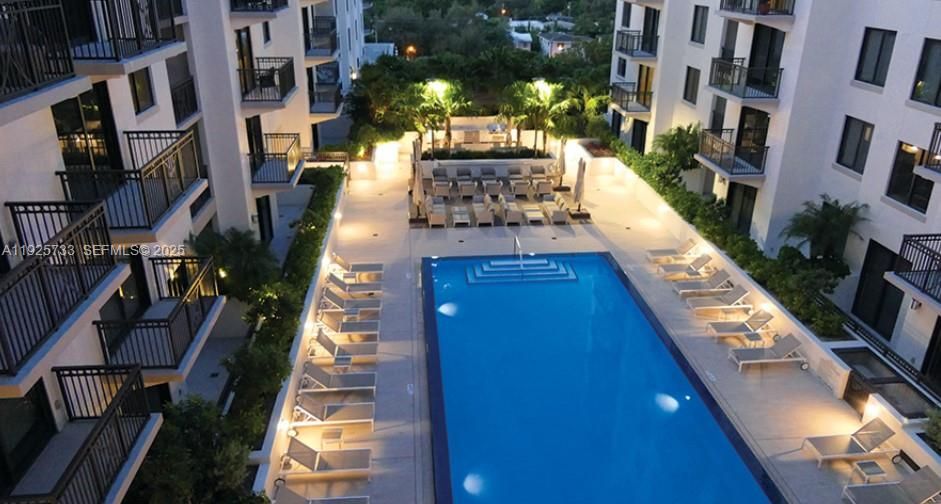 В аренду: $2,900 (1 спален, 1 ванн, 526 Квадратных фут)