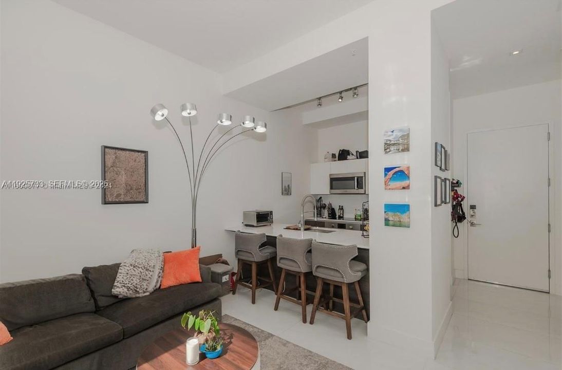 В аренду: $2,900 (1 спален, 1 ванн, 526 Квадратных фут)