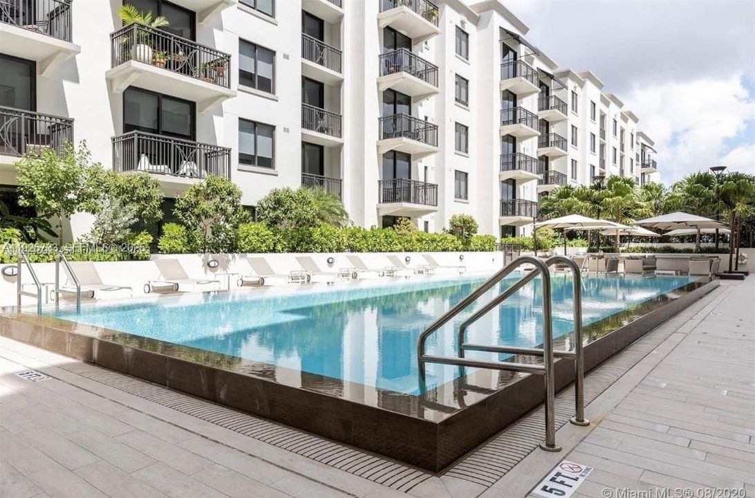 В аренду: $2,900 (1 спален, 1 ванн, 526 Квадратных фут)