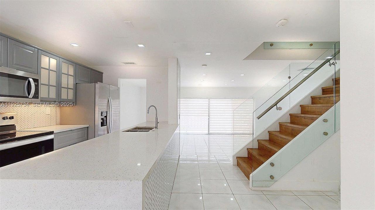 For Rent: $3,850 (4 beds, 2 baths, 2020 Square Feet)