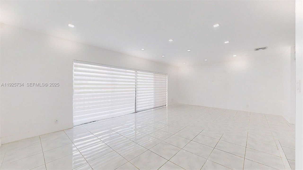 For Rent: $3,850 (4 beds, 2 baths, 2020 Square Feet)