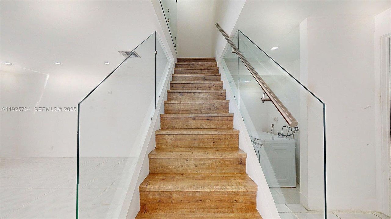 For Rent: $3,850 (4 beds, 2 baths, 2020 Square Feet)