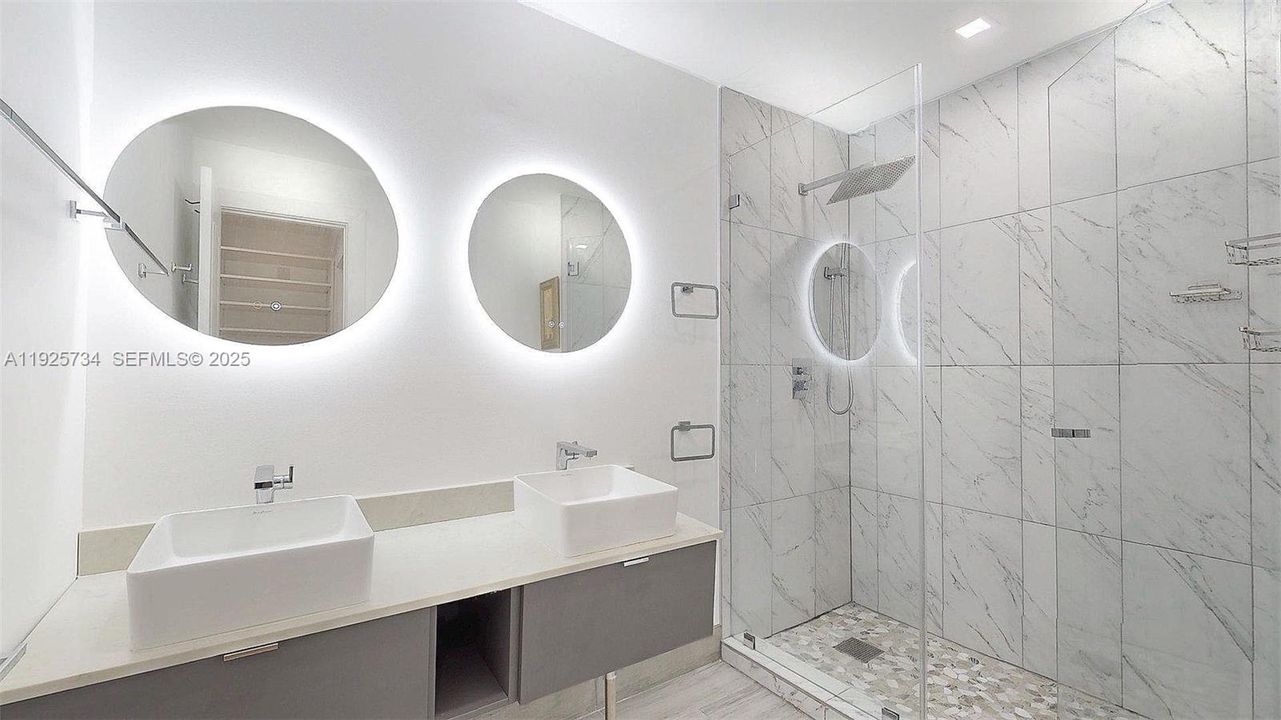 For Rent: $3,850 (4 beds, 2 baths, 2020 Square Feet)