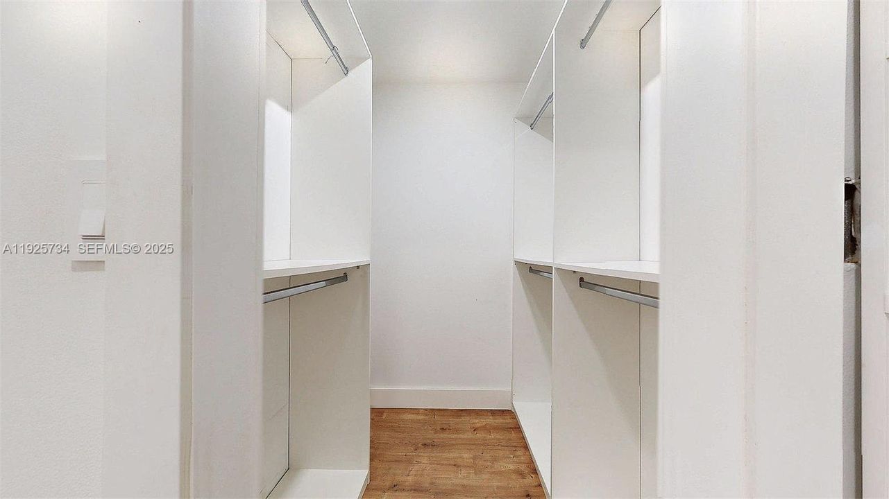 For Rent: $3,850 (4 beds, 2 baths, 2020 Square Feet)