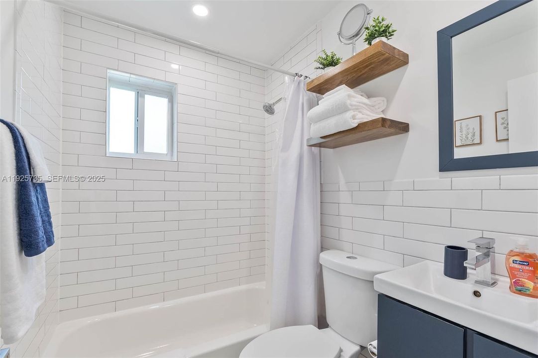 出租: $7,000 (3 贝兹, 2 浴室, 1334 平方英尺)