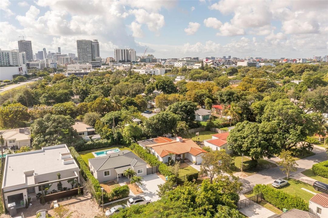 出租: $7,000 (3 贝兹, 2 浴室, 1334 平方英尺)