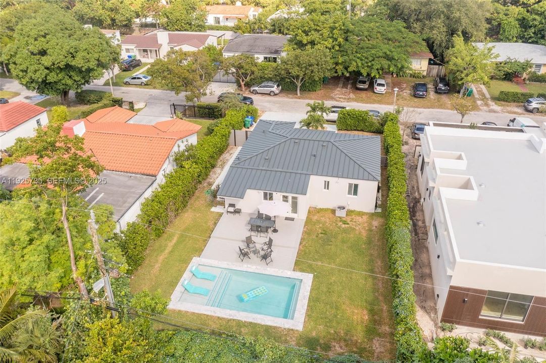 出租: $7,000 (3 贝兹, 2 浴室, 1334 平方英尺)