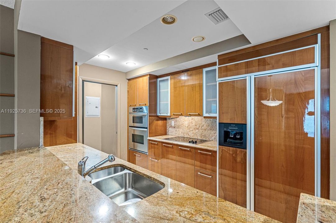 For Sale: $499,900 (2 beds, 2 baths, 1475 Square Feet)